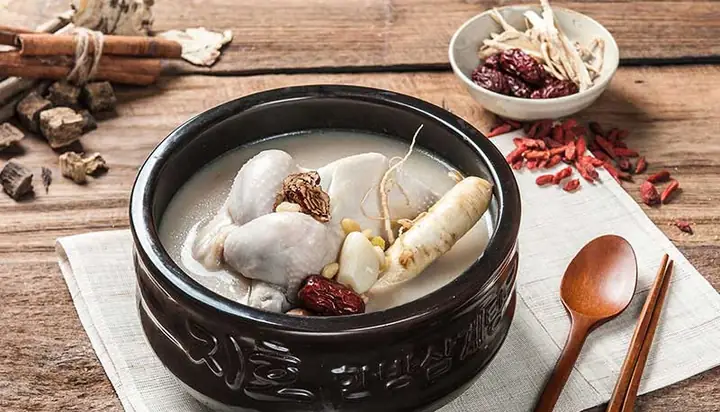 Review Nhà Hàng Gà Tần Sâm Chum: Đánh Giá Chi Tiết Từ Khách Quan
