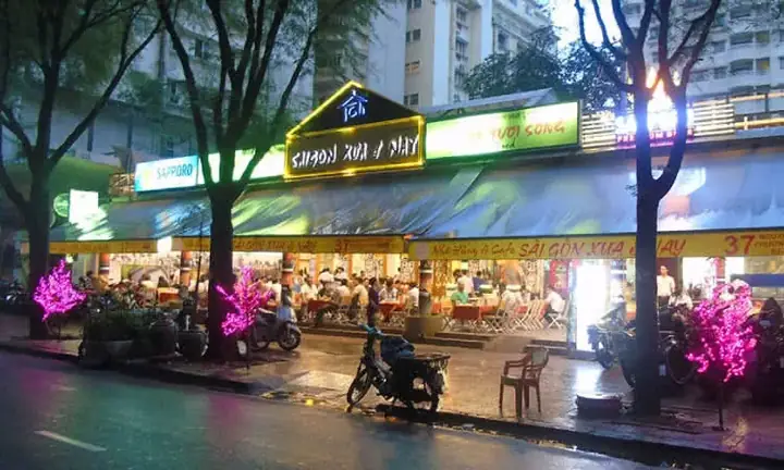 Nha Hang Xua Va Nay