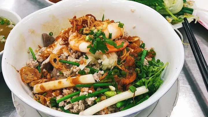 Hủ Tiếu Nam Vang Nhân Quán: Trải Nghiệm Chân Thực Từ Gia Đình Đến Bàn Ăn