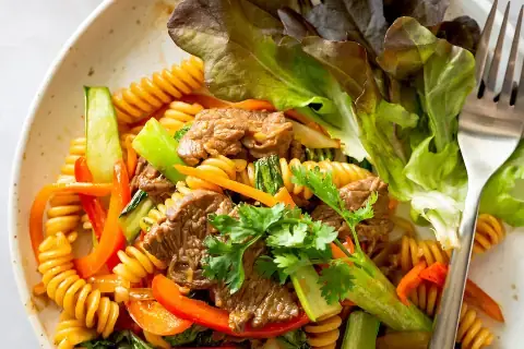 Nui Xào Bò: Bí Quyết Lựa Chọn Nguyên Liệu & 4 Công Thức Biến Tấu