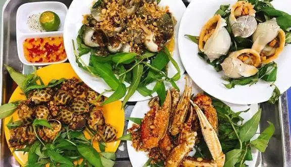 Bún Bò Huế: Hướng Dẫn Nấu Ăn Chi Tiết Và Review Quán Ốc Mai