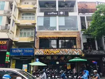 Papa Xốt Sư Vạn Hạnh: Phân Tích Chuyên Sâu Về Sự Sụp Đổ Của Một Thương Hiệu Cơm Xèo