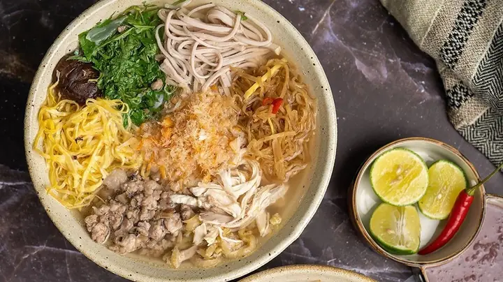 Review Quán Phở Gà Mai Anh Lê Văn Hưu: Trải Nghiệm Hương Vị Truyền Thống Ở Hà Nội