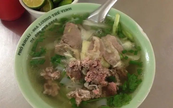 Review Phở Khoái Lương Thế Vinh: Phở Bò Chuẩn Vị Giữa Lòng Thành Phố