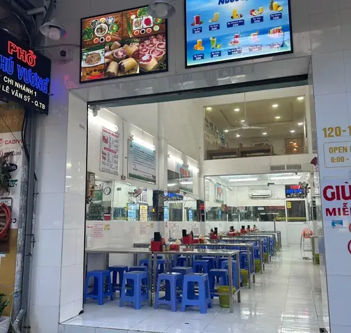 Review Phở Phú Vương Quận 1: Trải Nghiệm Phở Bắc Chuẩn Vị Giữa Lòng Sài Gòn