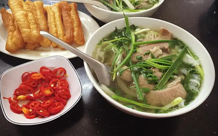 Review Phở Thanh Hà Lạc Trung: Quán Phở Gia Đình Trung Tâm Hà Nội