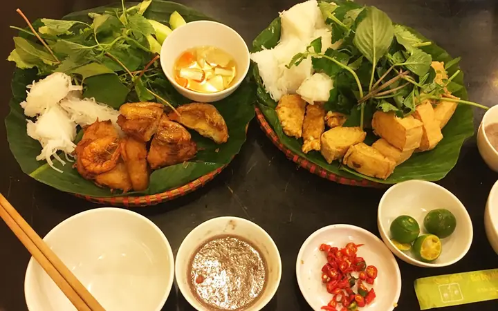 Review Quán Quang Gánh: Bún Đậu Mắm Tôm Ngon, Rẻ Ở Quận 3