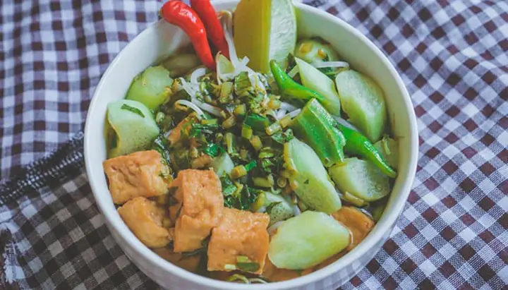 Review Quán Chay Thiện Tâm Lê Văn Sỹ: Ăn Chay Ngon, Giá Rẻ Ở Quận 3