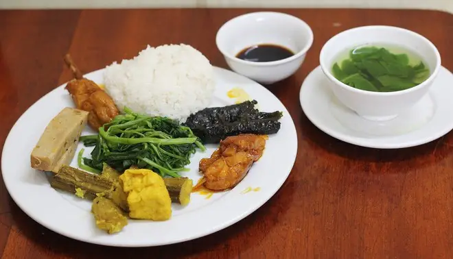 Đánh Giá Chi Tiết Quán Cơm Chay Hoa Sen Tại Quận 7
