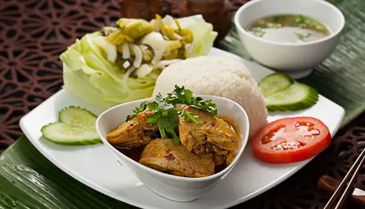 Review Quán Cơm Nga Quán Sư Vạn Hạnh: Ẩm Thực Gia Đình Đậm Đà Ở Quận 10