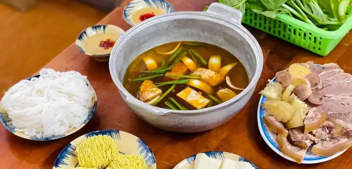 Quán Lẩu Đuôi Bò B112