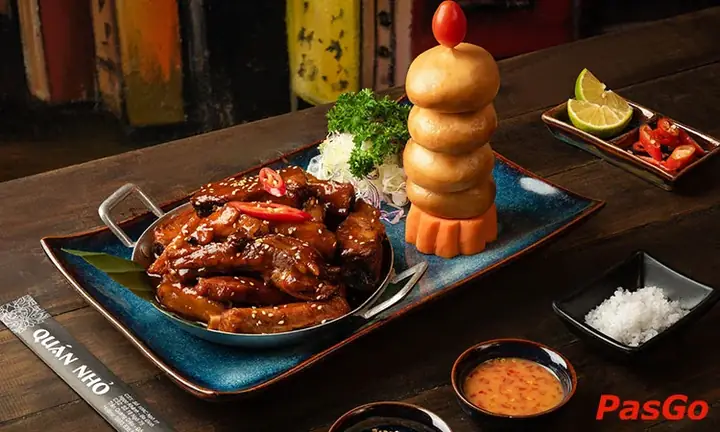 Quán Nhỏ Nguyễn Khánh Toàn: Trải Nghiệm Ẩm Thực Hong Kong Đậm Chất Ở Hà Nội
