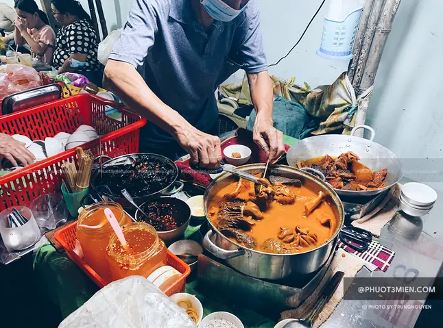 Phá Lấu Bò Cô Thảo: Review Chi Tiết Quán Ăn Đậm Vị Nên Thử Ở Quận 4
