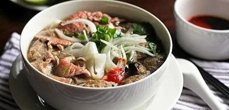 Review Chi Tiết 22 Quán Phở Ngon Đà Lạt: Bảng Xếp Hạng & Đánh Giá Khách Quan