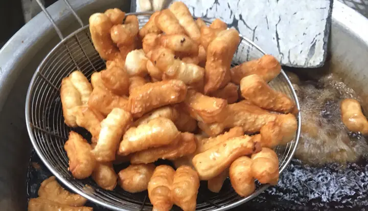Review Quẩy Đùi Gà Thái Thịnh: Quán Ăn Vặt "ghiền" Của Dân Sinh Viên?