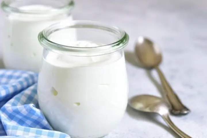 Cách Làm Sữa Chua Dẻo Đường Thành Tại Nhà: Bí Quyết Từ Chuyên Gia