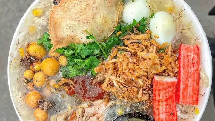 Review Súp Cua Tôn Đức Thắng: Thử Thách Vị Giác Với Tinh Hoa Hải Sản