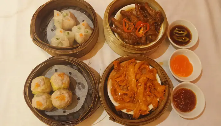 Review Chi Tiết Nhà Hàng Tân Hải Vân Nguyễn Trãi: Trải Nghiệm Ẩm Thực Trung Hoa Giá Trị Trung Bình