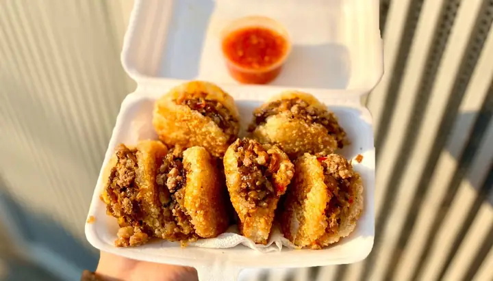 Đánh Gía Chi Tiết Quán Xôi Chiên 50 Phùng Văn Cung: Trải Nghiệm Ăn Vặt Đường Phố Quận Phú Nhuận