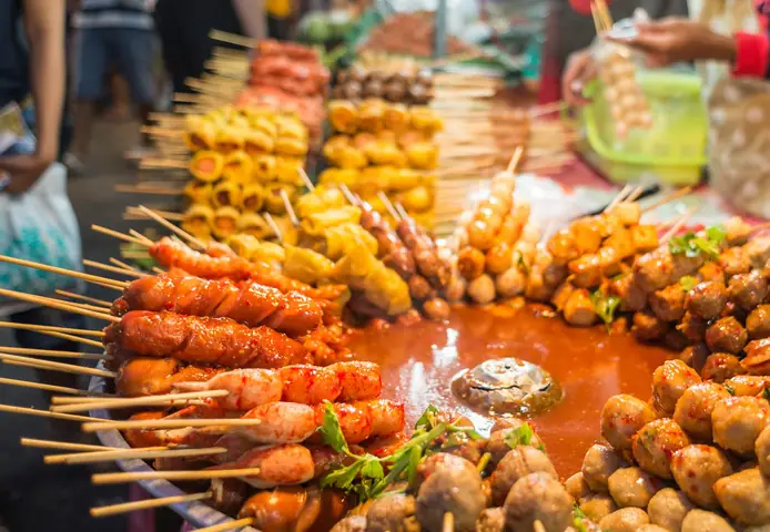 Ăn Vặt Đường Phố Thái Lan