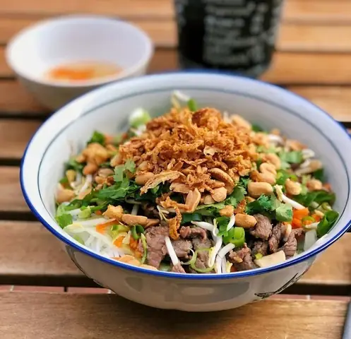 Bà Bà Bún Bò Nam Bộ