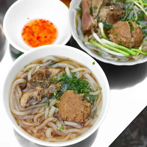 Bánh Canh Bò Viên Khổng Lồ