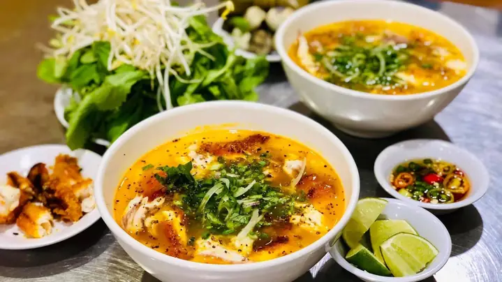 Review Bánh Canh Cá Lóc Chú La: Hương Vị Quê Hương Đậm Đà Tại Đà Lạt
