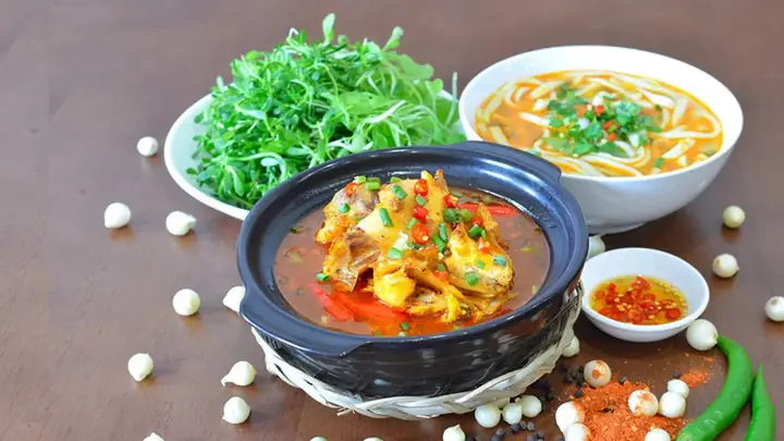 Bánh Canh Cá Lóc Quảng Trị: Bí Quyết Nấu Ngon & Địa Đỉểm Thưởng Thức