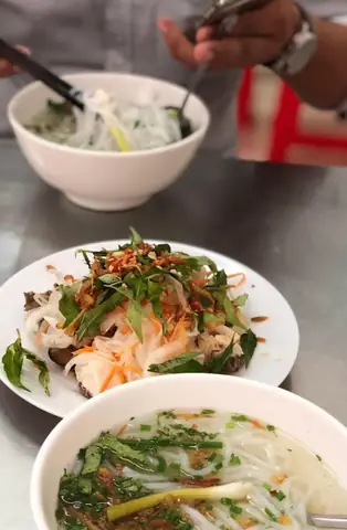 Bánh Canh Gà Cô Huyền