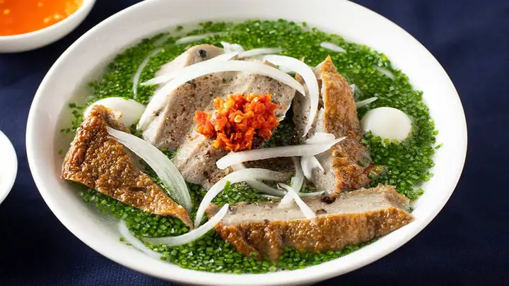 Bánh Canh Hẹ Quy Nhơn: Nét Đẹp Ẩm Thực Từ Nước Dùng Trong Và Chả Cá Dai