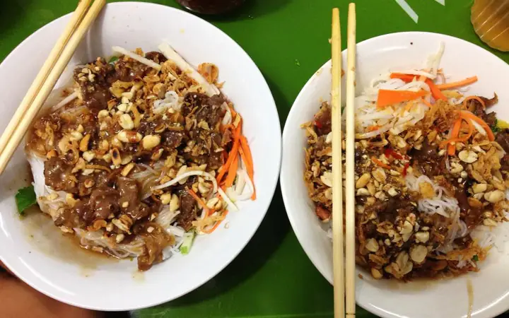 Bánh Cuốn Chả Mực Bà Yến – Hướng Dẫn Thưởng Thức & Đánh Giá Thực Tế