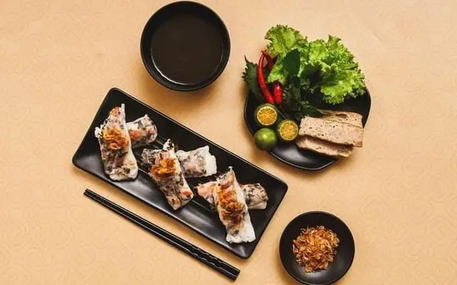 Review Bánh Cuốn Quyên Hải Phòng: Trải Nghiệm Đáng Nhớ Từ Phố Cổ