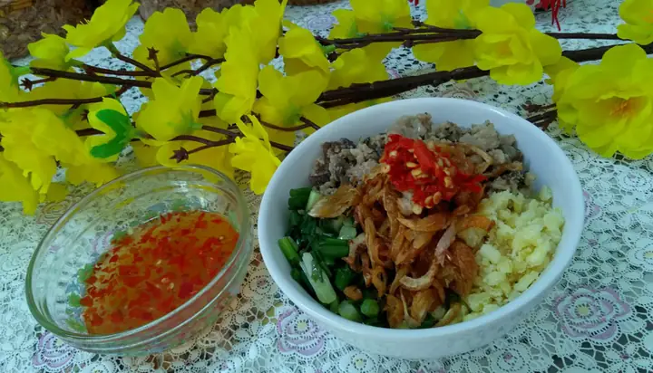 Review Quán Bánh Đúc Thích Quảng Đức: Trải Nghiệm Món Ăn Vặt Quen Thuộc