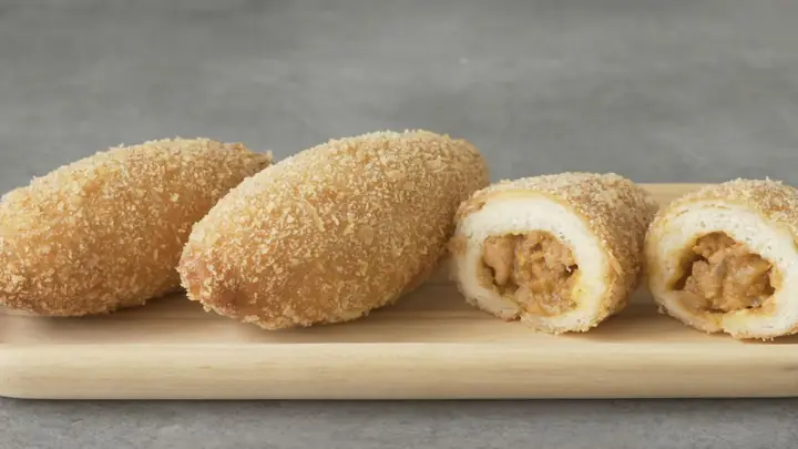 Cách Làm Bánh Mì Cà Ri Nhật Chiên Xù Giòn Rụm Với Nhân Gà Và Bò