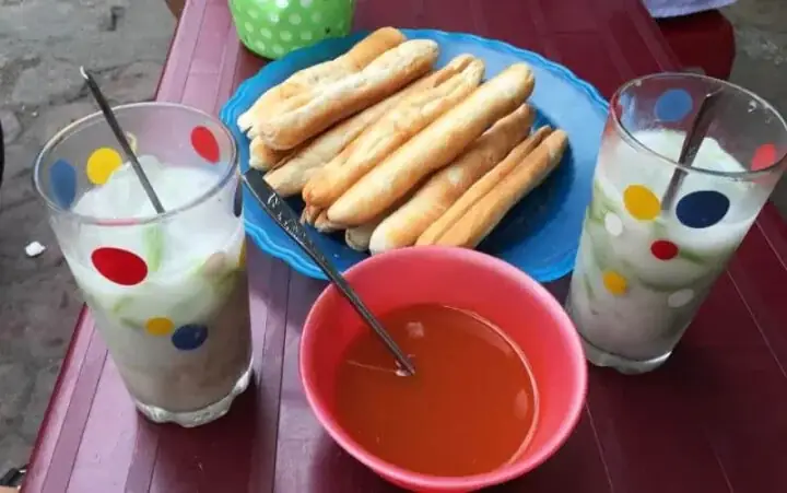 Review Bánh Mì Cay Đinh Tiên Hoàng Hải Phòng: Thực Khách Gia Truyền Vẫn Giữ Lửa