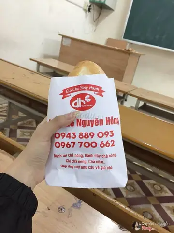 Bánh Mì Chả Nóng Nguyên Hồng