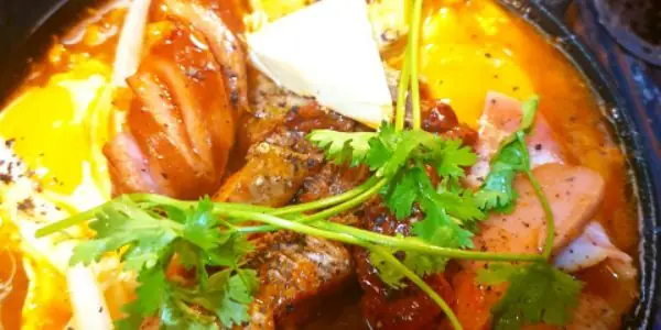 Review Bánh Mì Chảo Cô 3 Hậu: Thử Thách Vị Giác Quen Thuộc?