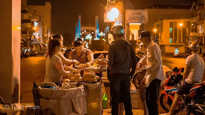 Bánh Mì Chờ Phan Thiết: Bí Quyết Hương Vị Xíu Mại Đậm Đà Gây Nghiện