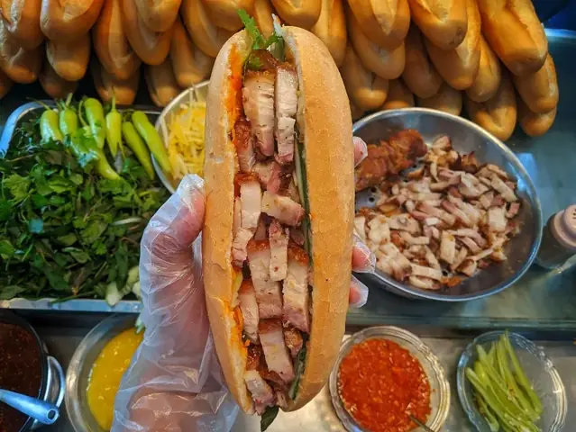 Bánh Mì Heo Quay Đà Nẵng