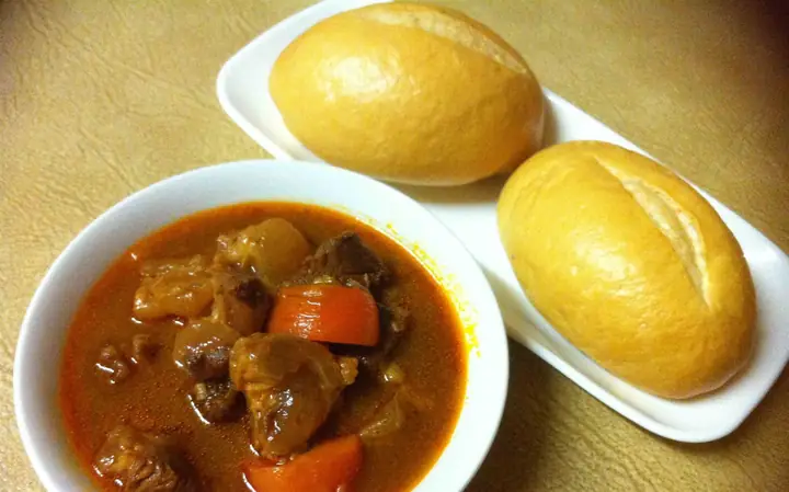 Review Bánh Mì Huế Thái Bình: Điểm Sáng Về Chất Lượng Giữa Không Gian Hạn Chế