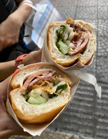 Bánh Mì Oanh Lý Tự Trọng