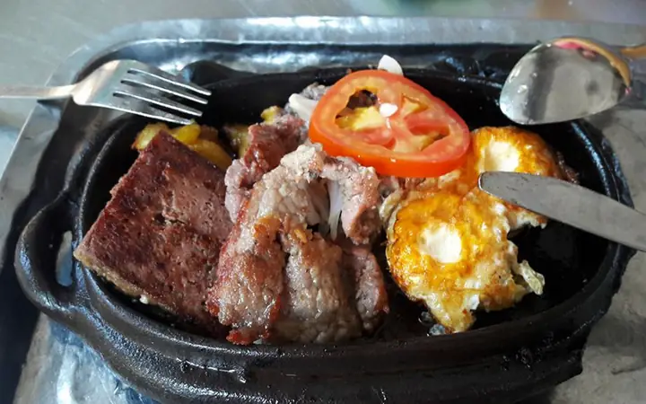 Review Bánh Mì Phúc Yết Kiêu Hà Nội: Thử Thách Khách Quan Với Từng Miếng Bánh