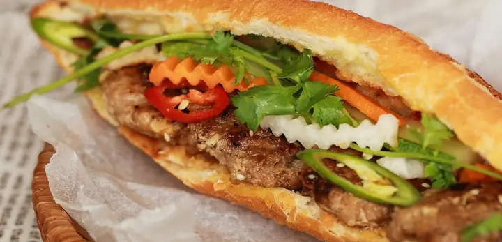 Bánh Mì Thịt Nướng Cô Linh