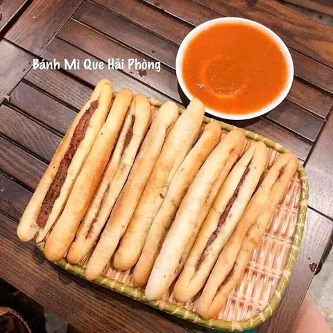 Review Bánh Mì Que Hải Phòng: Đặc Sản Cay Nồng Đậm Hương Vị Quê Hương