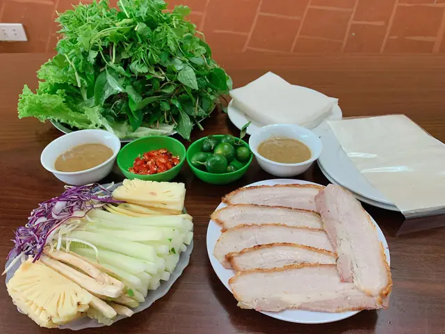 Bánh Tráng Cuốn Thịt Heo Hà Nội