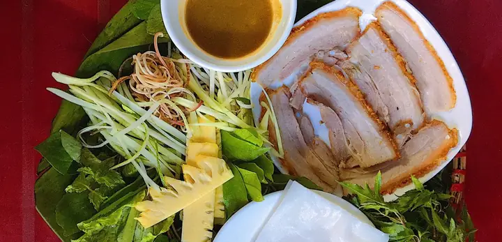 Bánh Tráng Cuốn Thịt Heo Mai Phạm