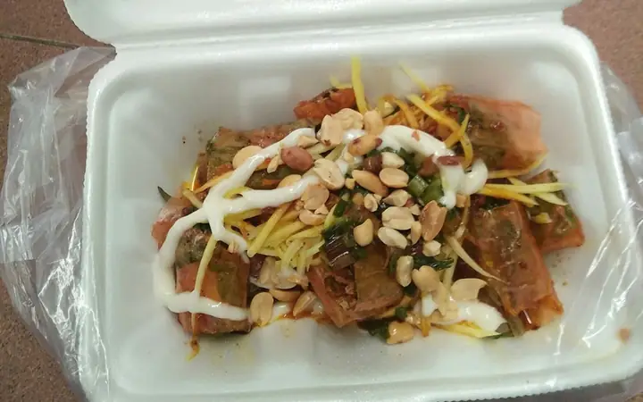 Bánh Tráng Trộn Cổng Trường Đh Bách Khoa: Đánh Giá Chi Tiết Món Ăn Vặt "gây Thương Nhớ"