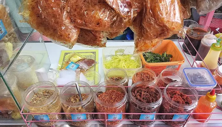 Cách Làm Bánh Tráng Trộn Ty Ty Chuẩn Vị Miền Tây