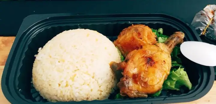 Bếp Xanh Cơm Gà Bánh Hỏi