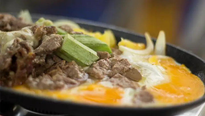 Review Quán Bò Nướng Phố Nguyễn Chí Thanh: Hương Vị Đậm Đà Giá Bình Dân
